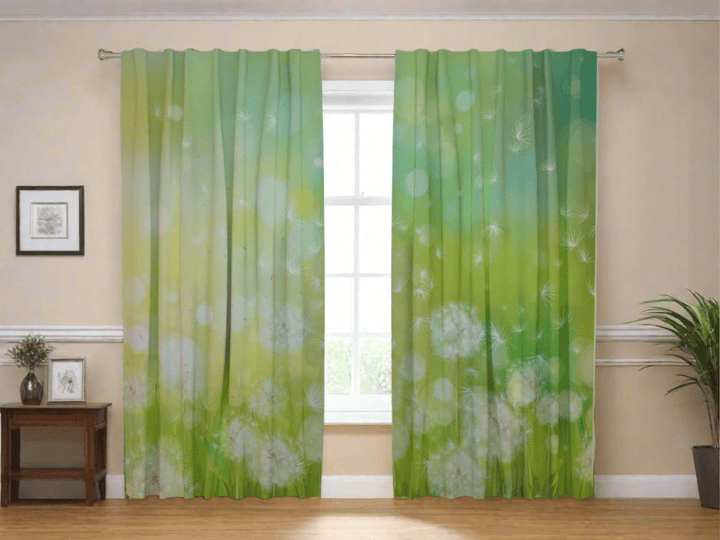 Vasaras aizkari ar pļavas ziediem - Baltas pienenes zaļā zālē Tapetenshop.lv