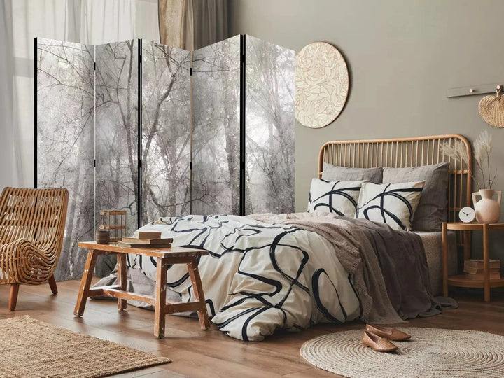 Aizslietnis - ainava ar meža skatu pelēkos toņos, 138521: 225x172 cm ART