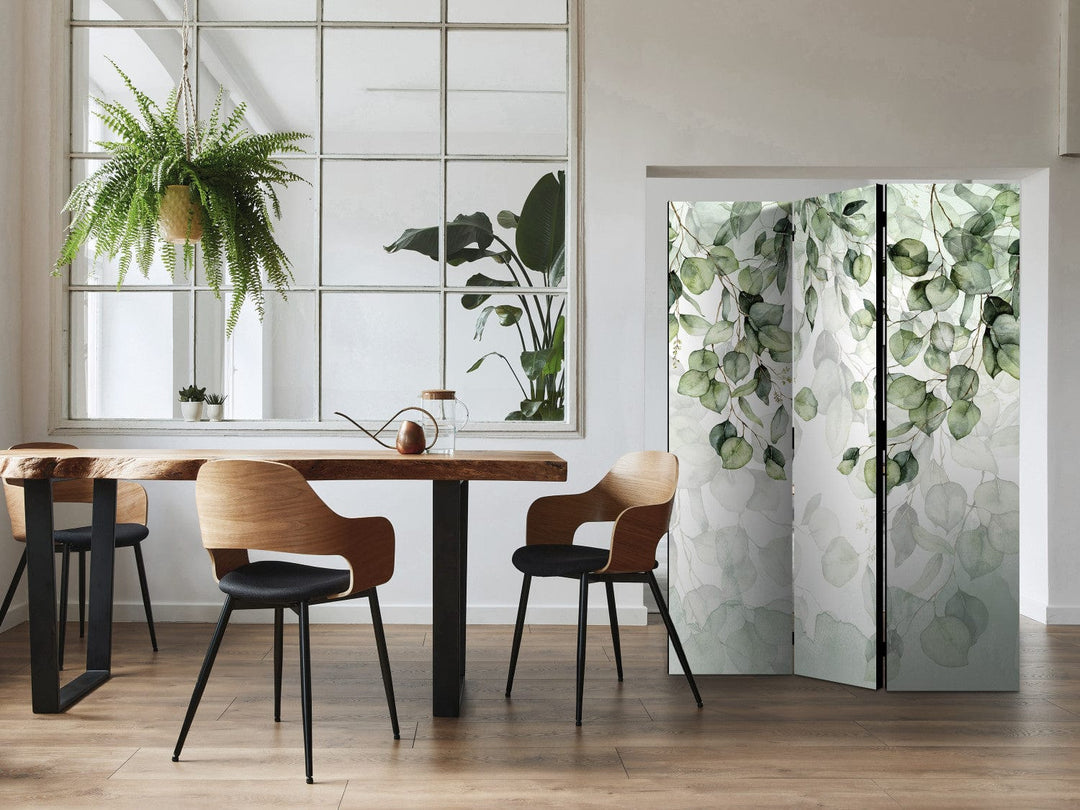 Aizslietnis istabai - Zaļas lapas uz balta fona, 135x172 cm ART