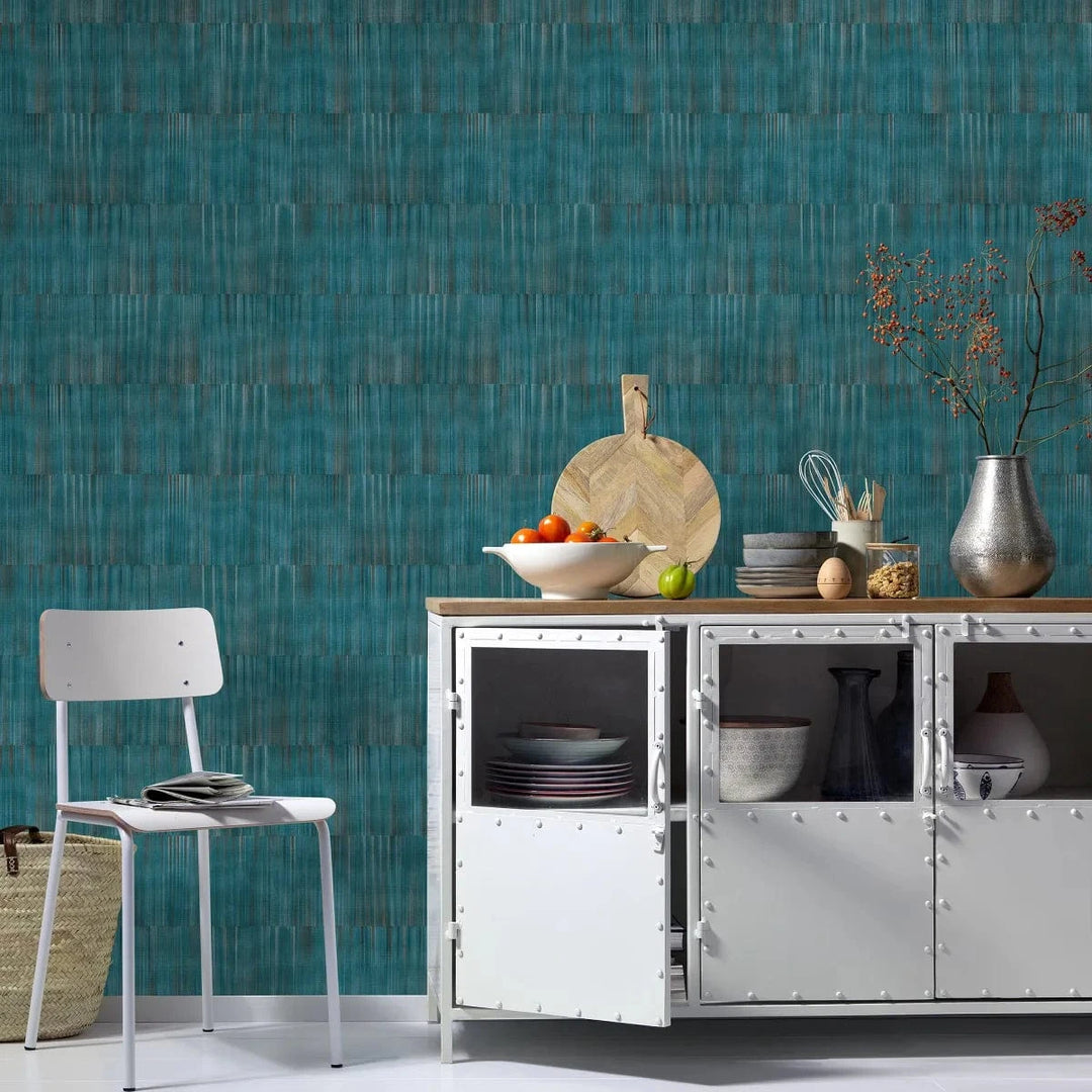 Flizelīna tapetes ar abstraktām vertikālām līnijām krēmkrāsā – tīrs un stilīgs sienu pārklājums Erismann