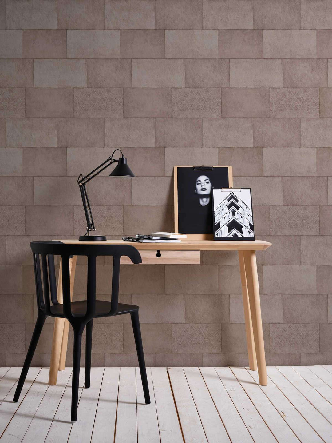 Flizelīna tapetes ar metālisku spīdumu un flīzes rakstu, brūnas 382013 Tapetenshop.lv