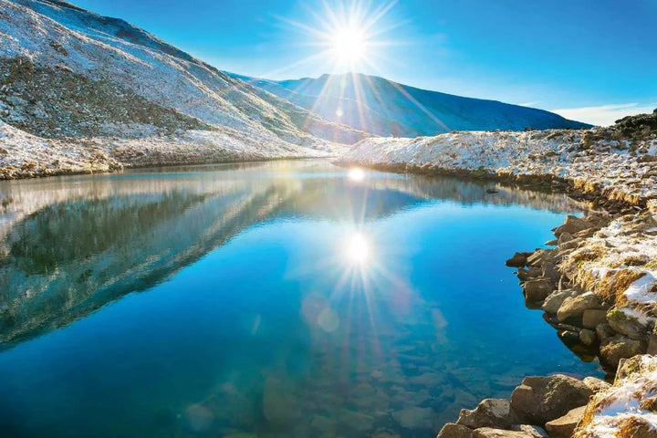 Fototapetes ar dabu - Zils ezers kalnos, zilos toņos D-ART