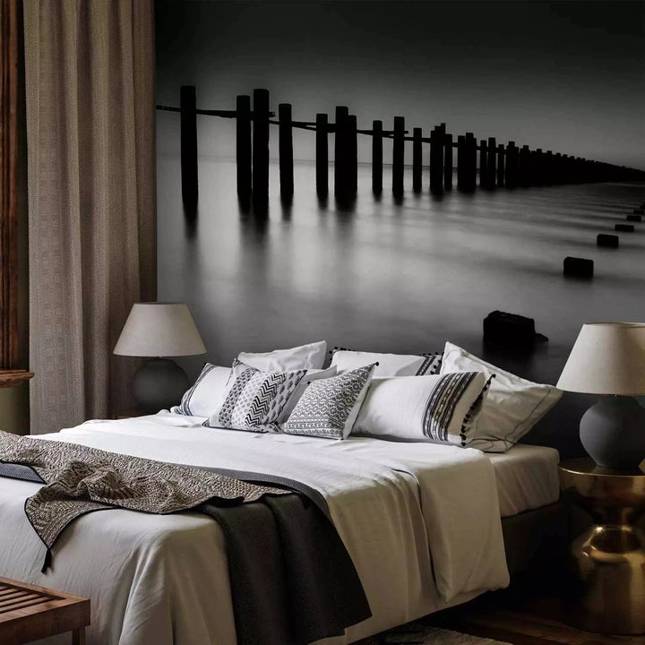 Fototapetes ar jūru - Melnbalta ainava ar mierīgu pludmali - pirkt G-ART