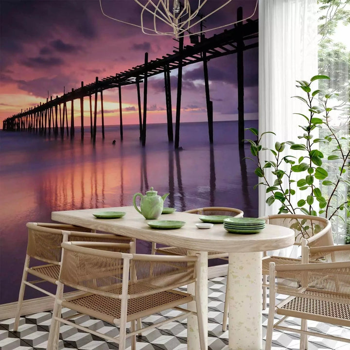 Fototapetes ar saulrietu - Piestātne un saulriets, violetos toņos G-ART