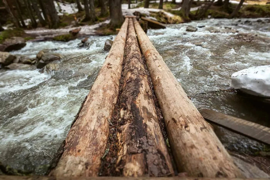 Fototapetes ar skaistu ainavu - Kalnu upe - zemes toņos D-ART