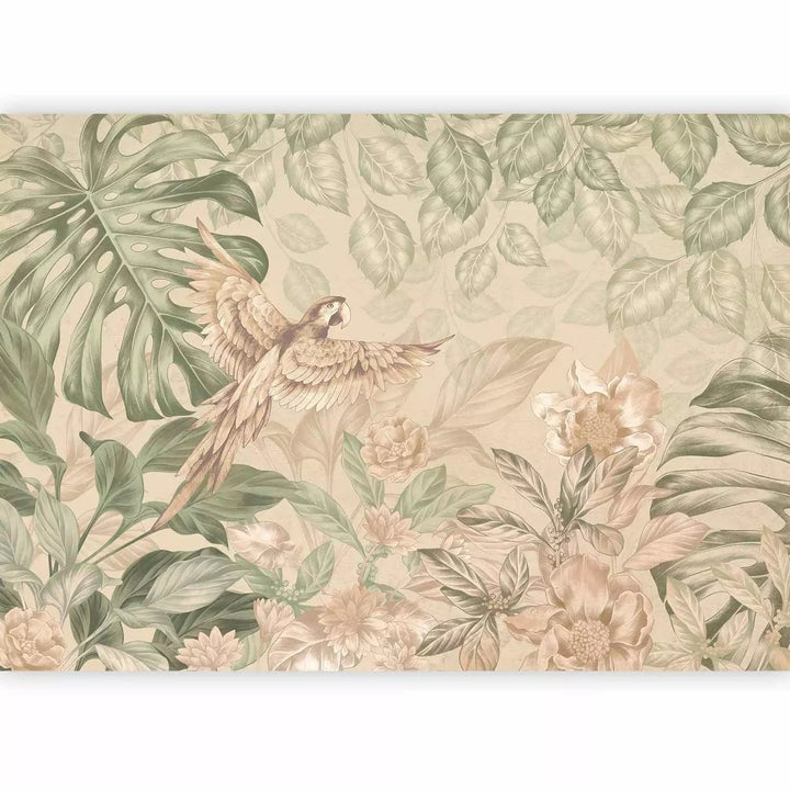 Fototapetes - lidojošs papagailis uz džungļu fona, krēmkrāsā/zaļā G-ART