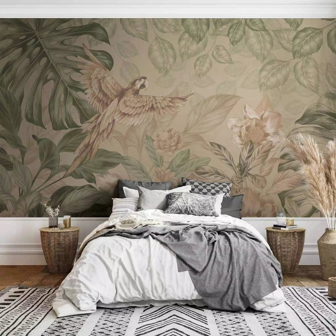 Fototapetes - lidojošs papagailis uz džungļu fona, krēmkrāsā/zaļā G-ART