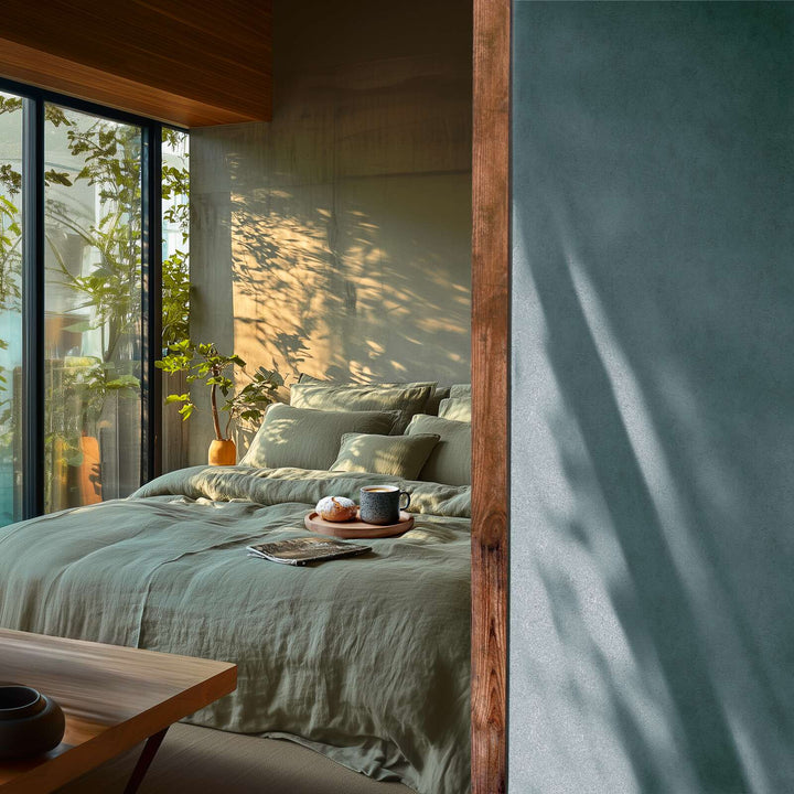 Gaišas tapetes ar smalku faktūru, nedaudz spīdīgas - zilā krāsā - 782272 AS Creation