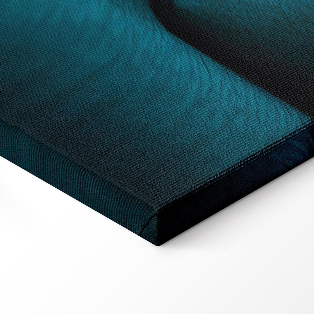 Glezna ar kaķi - Jauks kaķis guļ starp mīkstiem spilveniem, 150109 G-ART