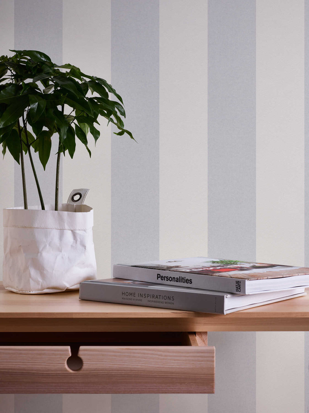 Krāsojamas svītrainas tapetes ar 3D struktūru - baltas  247612 (1.06x25m) AS Creation