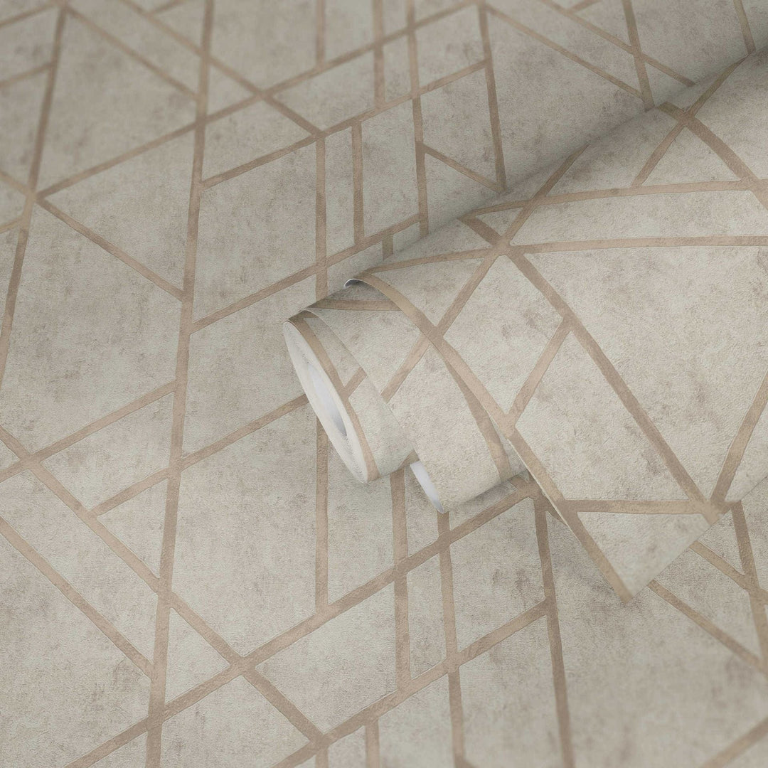 Krēmkrāsas betona tapetes ar zelta grafisku rakstu AS 369284 AS Creation