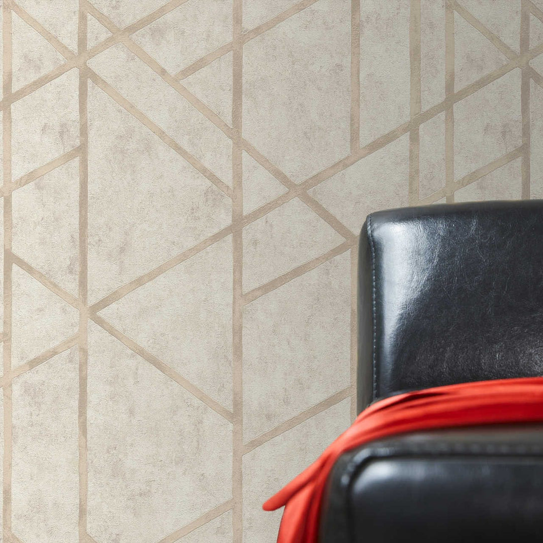 Krēmkrāsas betona tapetes ar zelta grafisku rakstu AS 369284 AS Creation