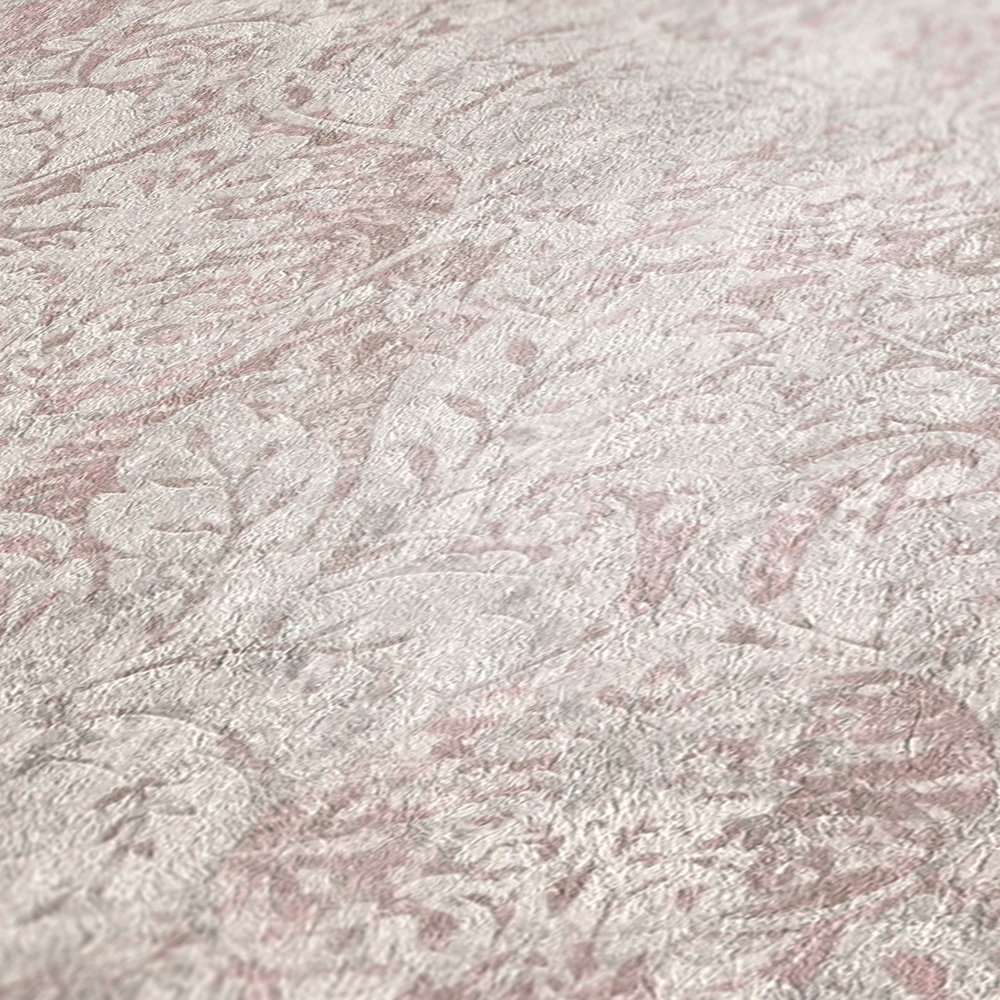 Tapetes ar ornamentu vintage stilā krēmkrāsas un rozā toņos AS 380933 Tapetenshop.lv