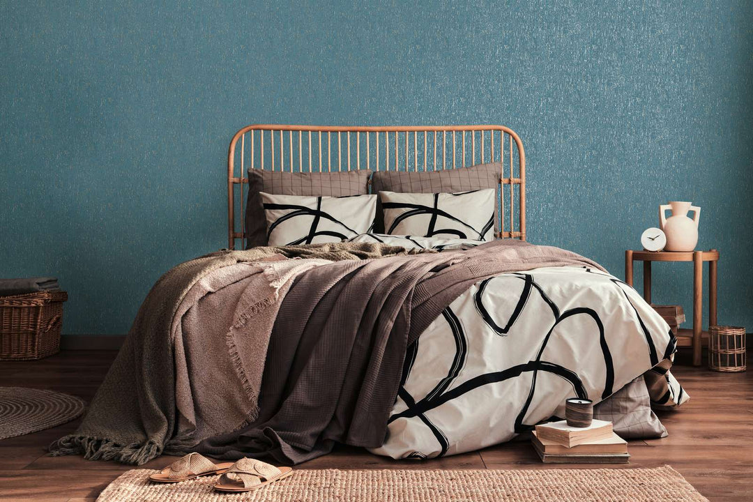 Tapetes ar apmetuma izskatu zilā krāsā ar zelta akcentiem, 395621 AS Creation