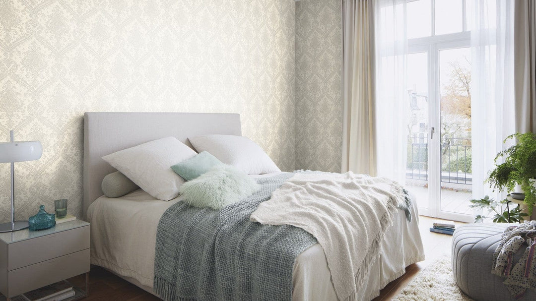 Tapetes ar klasisku ornamentu gaiši pelēkā krāsā - RASCH 1465245 RASCH