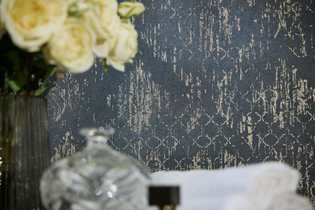 Tapetes ar ornamentu un mirdzošiem akcentiem - melnā, zeltā - 786724 AS Creation