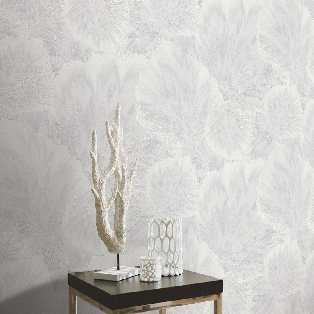 Tapetes ar lapām, balta/krēmkrāsā ar metālisku efektu Erismann