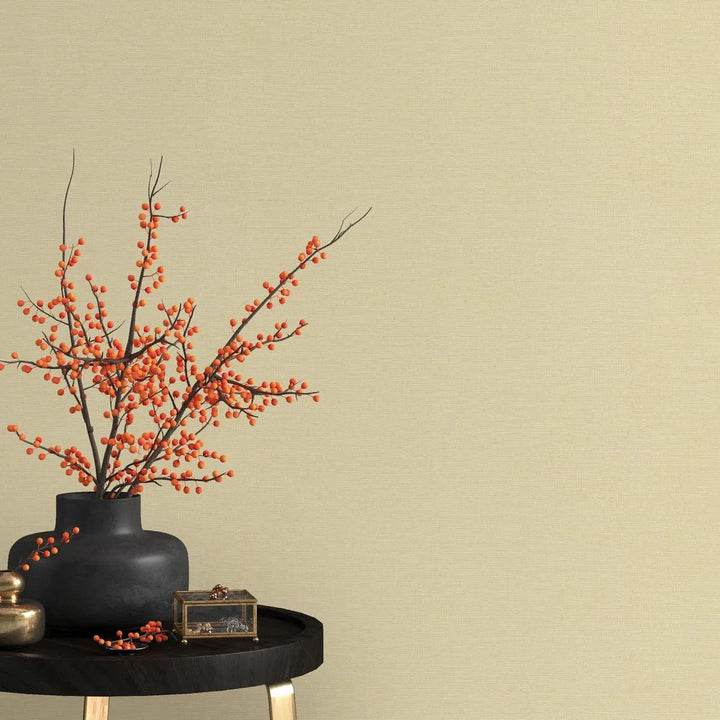 Bēšas matētas tapetes ar auduma tekstūru mājīgam interjeram   Tapetenshop.lv