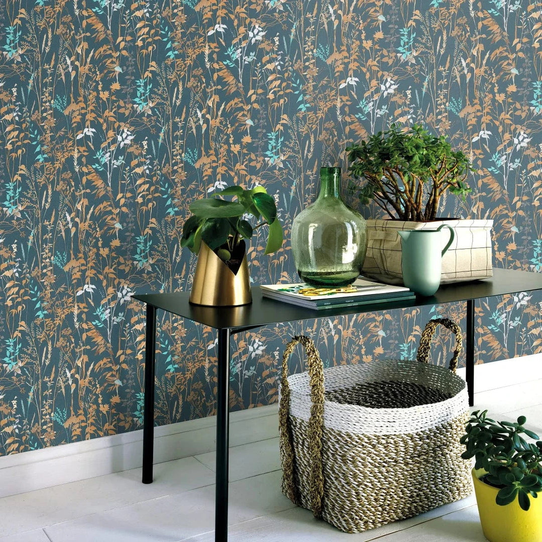 Lauku stila tapetes ar lapu rakstu uz tumši zila fona   Tapetenshop.lv