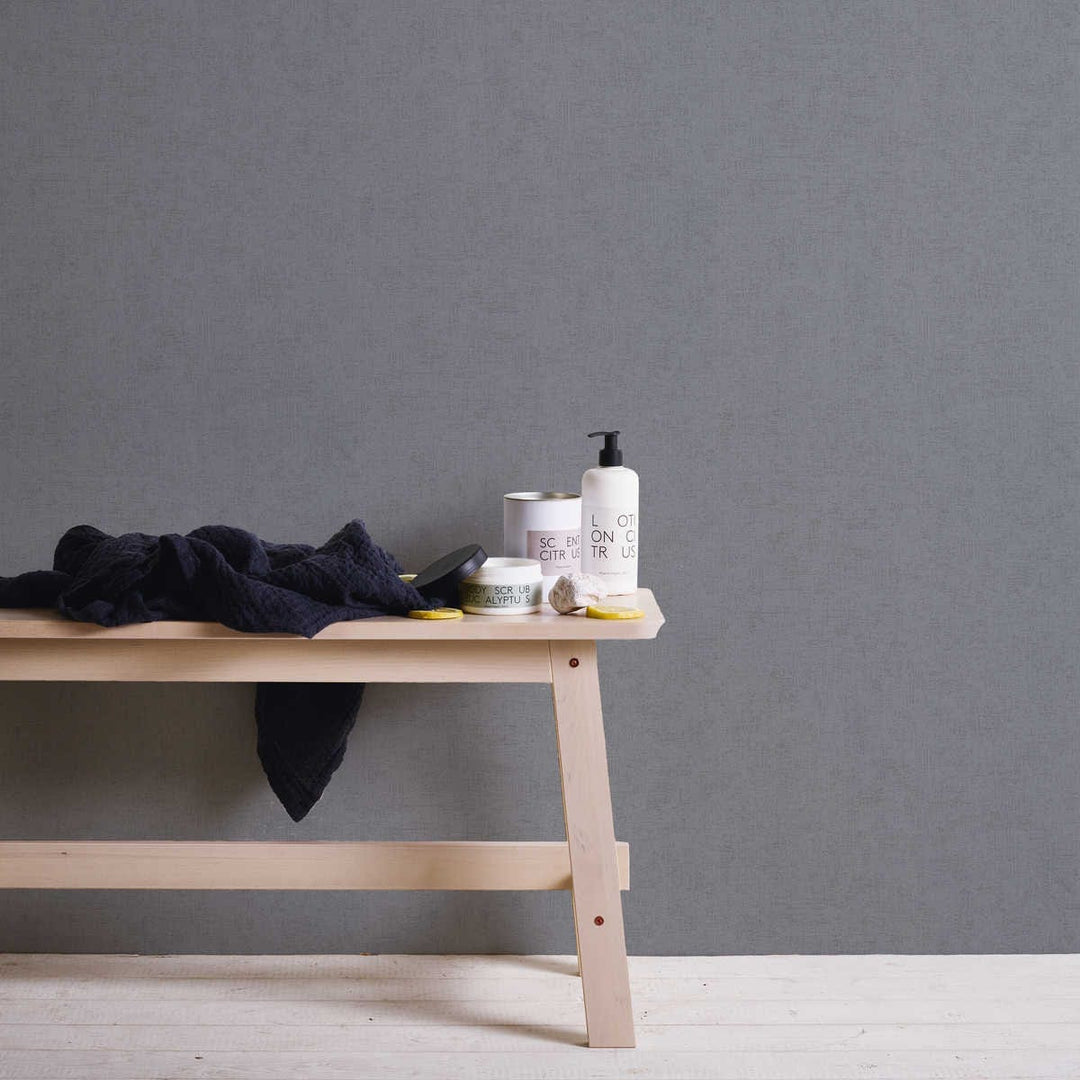 Tapetes tērauda pelēka krāsā ar struktūru un spīduma efektu AS 306462 AS Creation