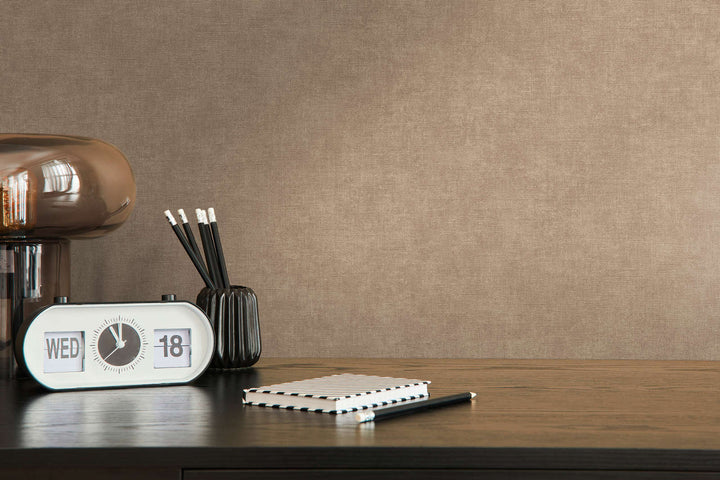 Vienkrāsainas tapetes ar tekstila izskatu brūnā krāsā, 395666 AS Creation