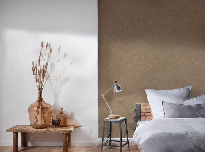 Vienkrāsainas tapetes ar tekstila izskatu brūnā krāsā, 395666 AS Creation