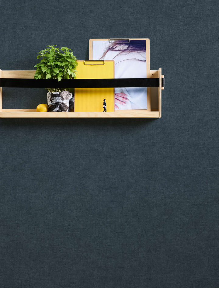 Vienkrāsainas tapetes istabai ar tekstila izskatu, tumši zilas, 395672 AS Creation