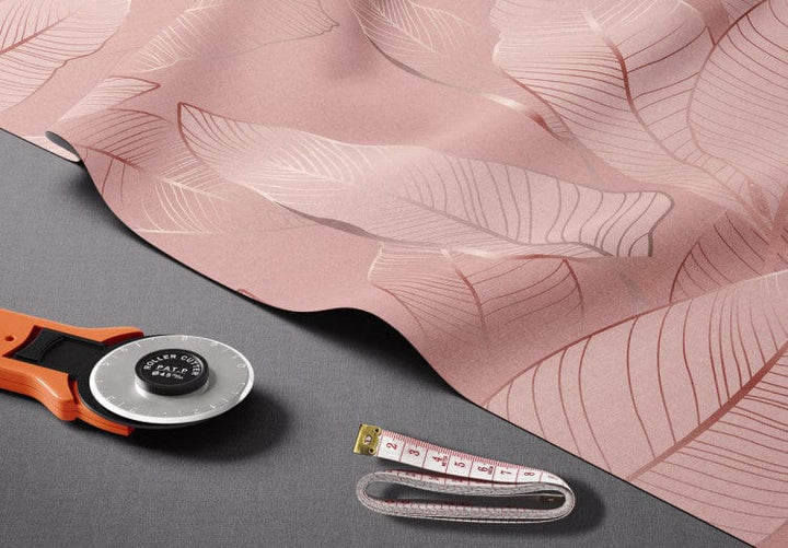 Dekoratīvie Dienas un nakts aizkari - - grafiskas lapas rozā toņos, 147680 Tapetenshop.lv