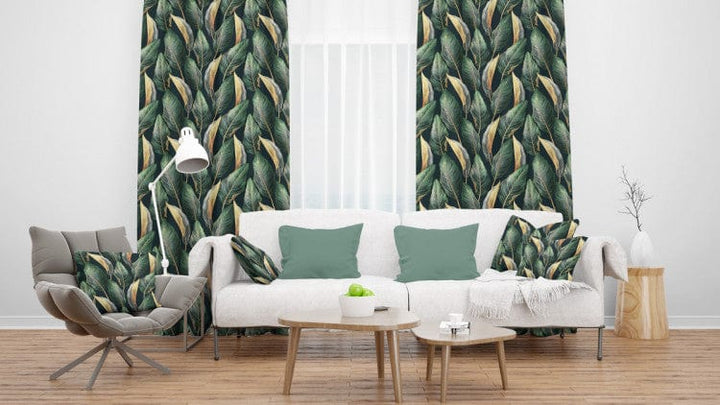 Dekoratīvie Dienas un nakts aizkari - - Tropu raksts ar zaļam lapām un zeltu uz tumša fona, 147291 Tapetenshop.lv