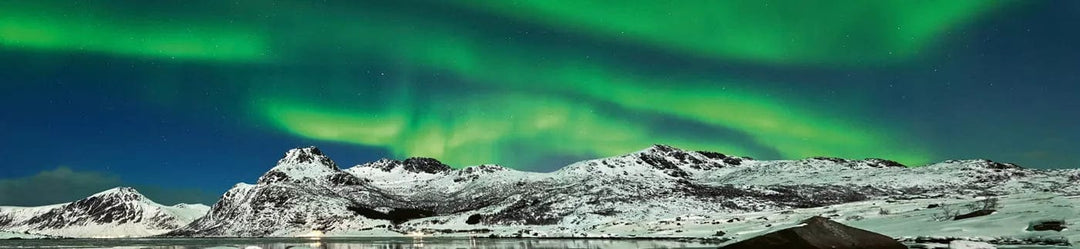 Pašlīmējošas fototapetes virtuvei - Ziemeļblāzma (260x60 cm) Art4home