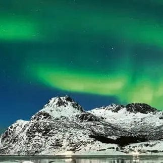 Pašlīmējošas fototapetes virtuvei - Ziemeļblāzma (260x60 cm) Art4home