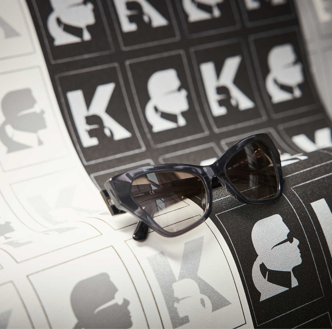 Karl LAGERFELD tapetes ar profila rakstu - pelēkas, 378422 AS Creation