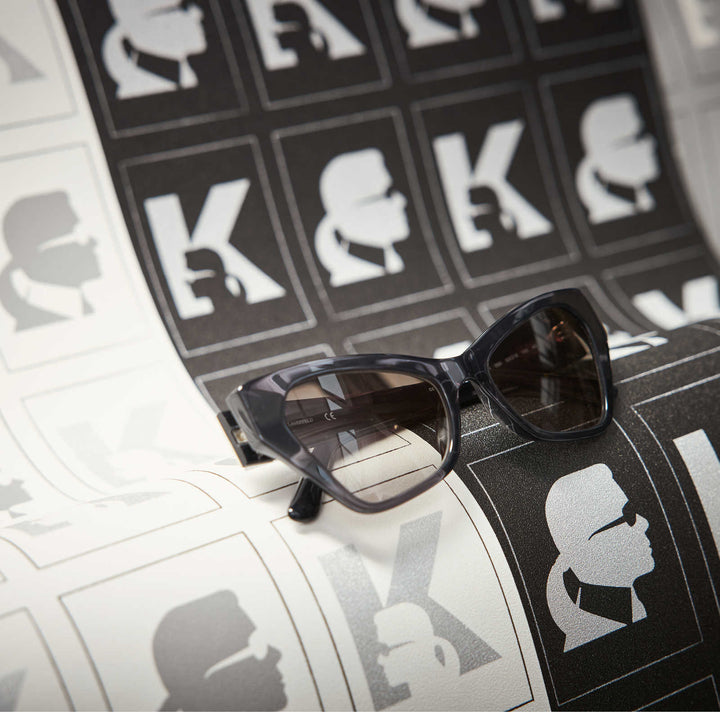 Karl LAGERFELD tapetes ar profila rakstu - pelēkas, 378422 AS Creation