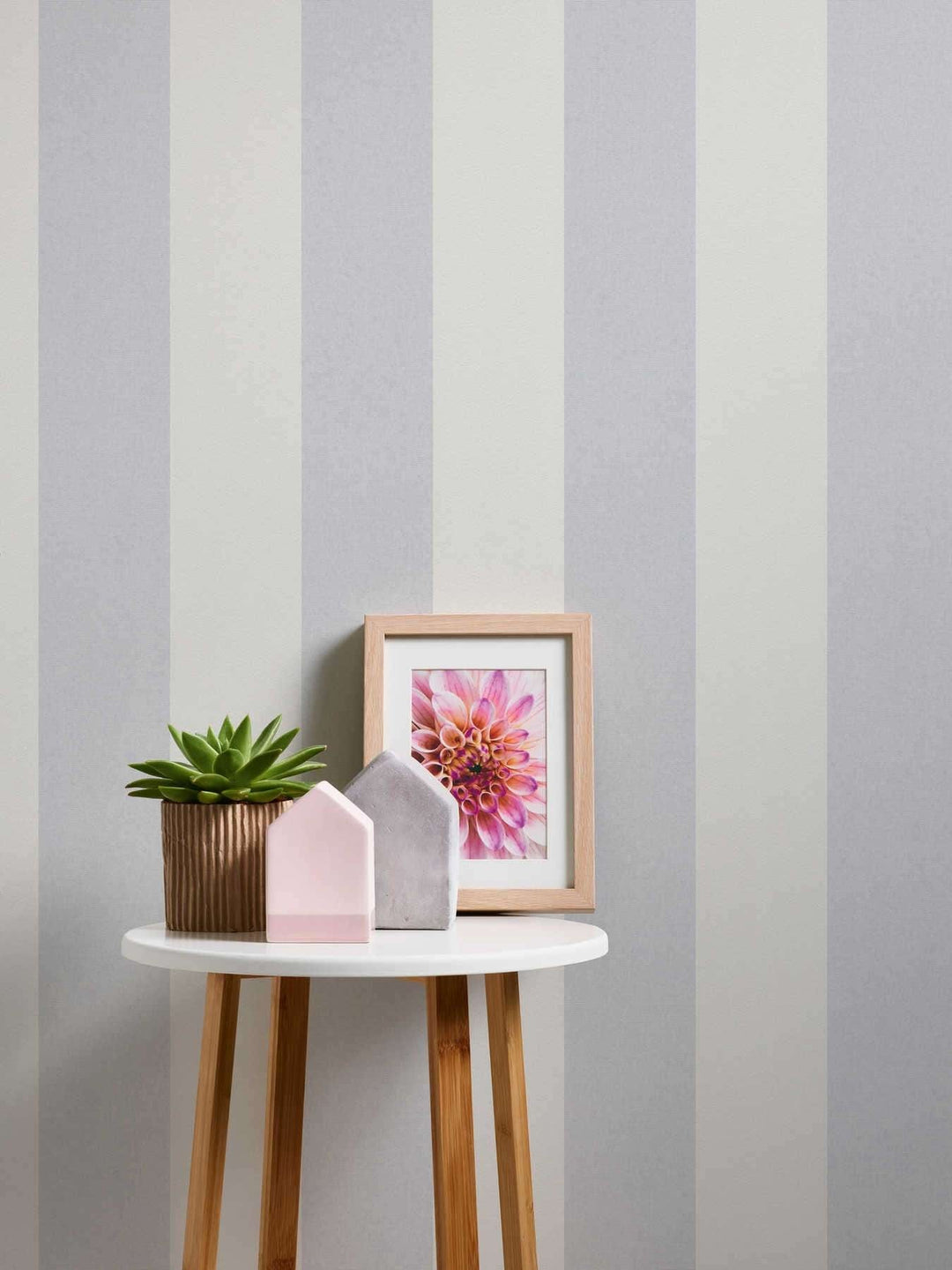 Krāsojamas svītrainas tapetes ar 3D struktūru - baltas  247612 (1.06x25m) AS Creation