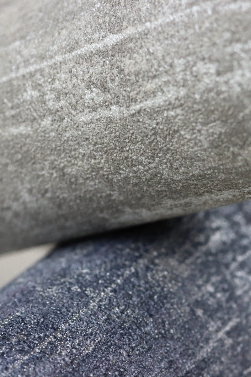 Tapetes RASCH ar grafisku rakstu un perlamutra efektu zilos toņos RASCH