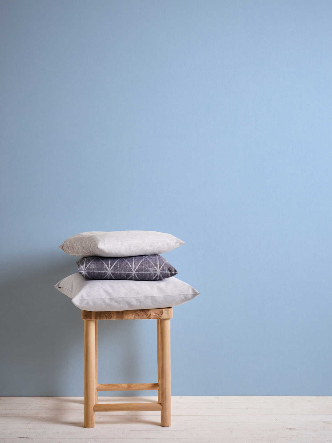 Zilas vienkrāsainas tapetes zēnu bērnu istabai, 383273, Bez PVC 🌿 AS Creation