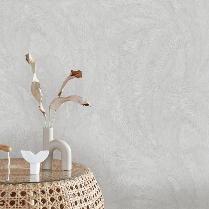 Wallpaper with elegant and slightly glossy leaves, light grey - 3776117