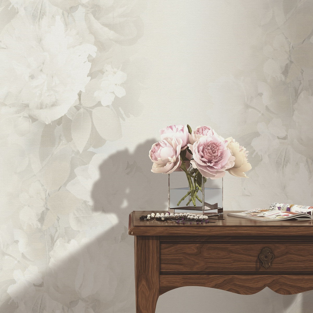Romanttinen tapetti, jossa on herkkiä kukkamuotoja, kerma - 4005246