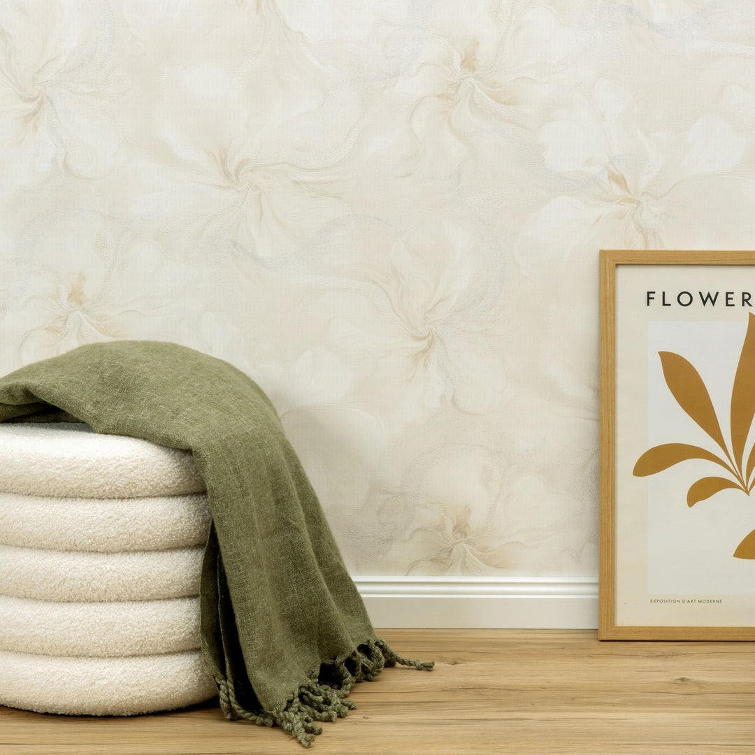 Wallpaper with organic marble swirls and shiny effect, cream - 4005426