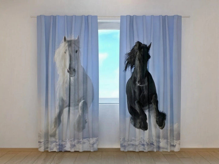 290x245 cm, Aizkari - Zirgi uz sniega, SCREEN audums, akcijas cena Tapetenshop.lv