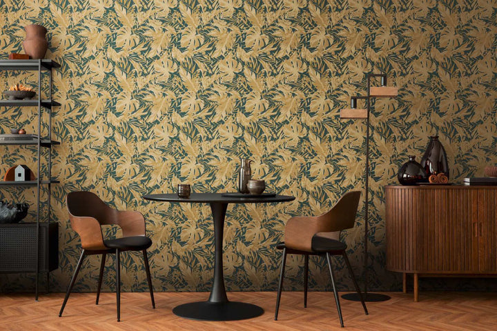 Textured non-woven wallpaper with elegant tropical leaves | green, gold - 3010154