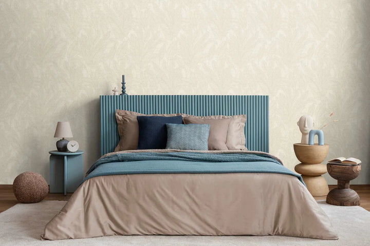 Lightly textured non-woven wallpaper with a subtle, shiny leaf pattern | cream - 3010161