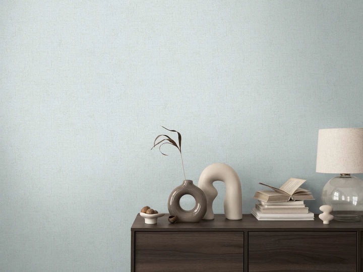 Stilīgas neaustas vienkrāsainas tapetes ar delikātu spīdīgu tekstūru | gaiši zilā - 3010213