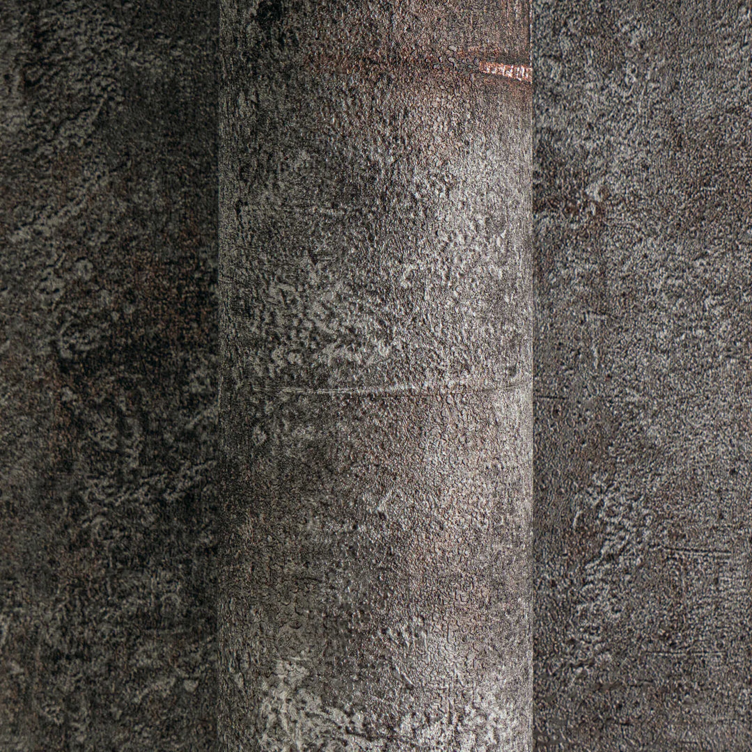 Neaustas tapetes ar autentisku betona rakstu melnā krāsā - 3010507