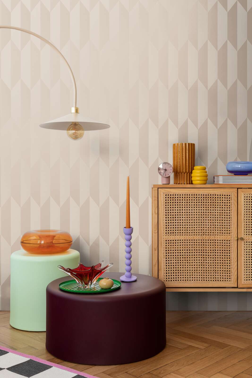 Kaasaegne, läikiv rombimuster soojades toonides mittekootud tapeet - 3010515