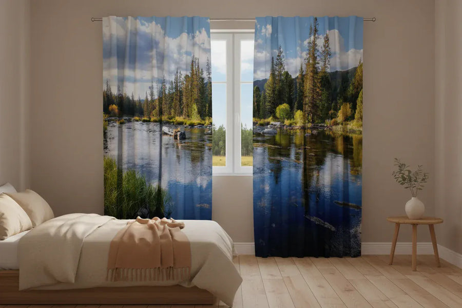 Aizkari ar skaistu dabas skatu, upi, kalniem un mežu Tapetenshop.lv