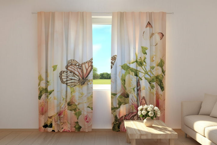 Kukalliset verhot – iirikset ja perhoset