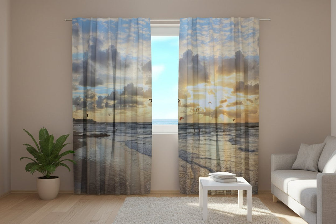 Kardinad päikeseloojanguga – ookeani rannik