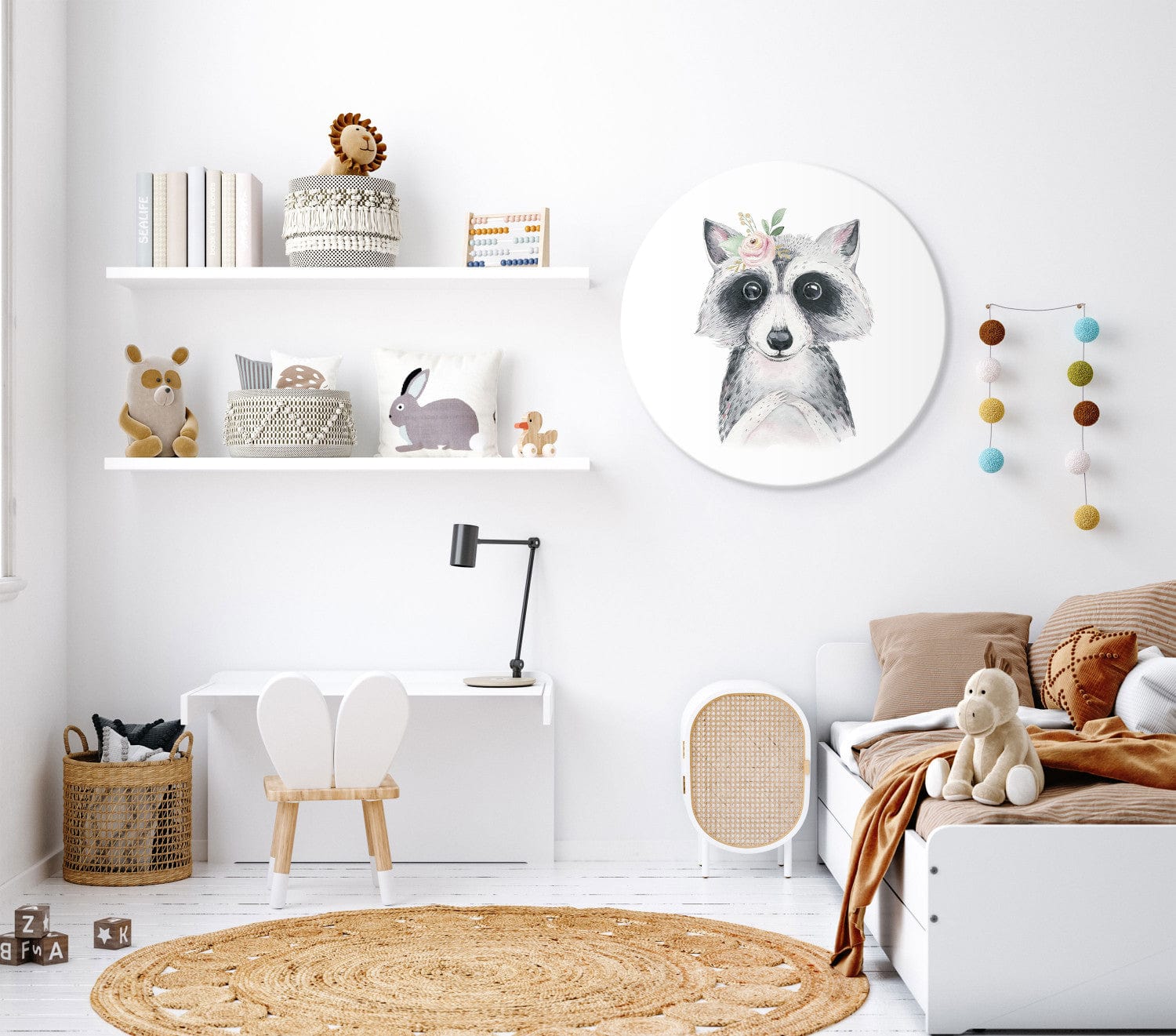 Apaļa glezna bērnistabai - Melnbalts jenots ar mazu pušķīti, 148708 G-ART