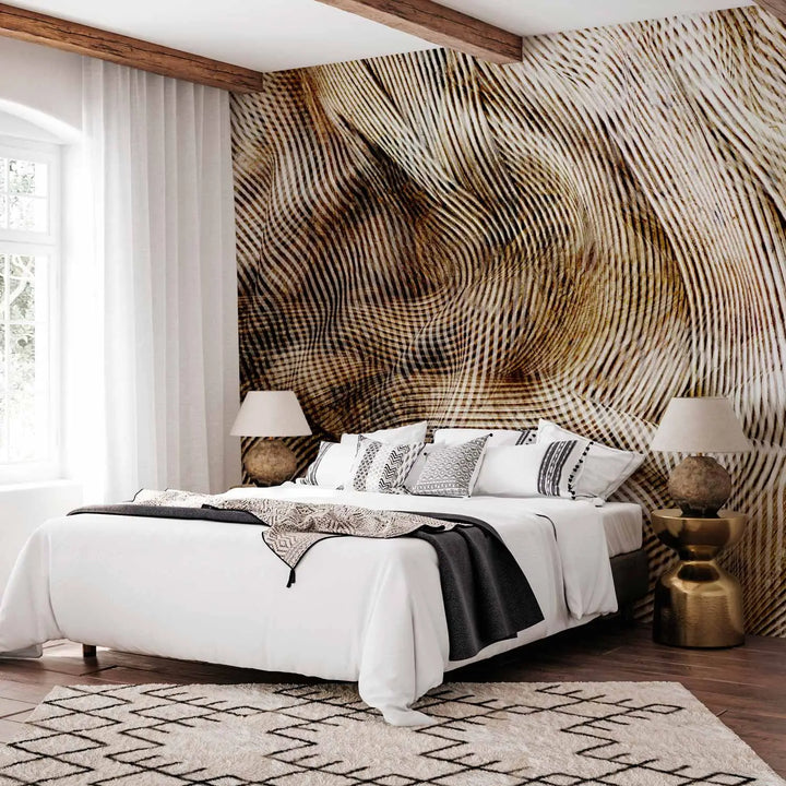 Abstraktne fototapeet hüpnotiseeriva 3D-efektiga, millel on kujutatud voolavad, lainelised jooned pruunides toonides – magamistoa interjööris valge voodiga